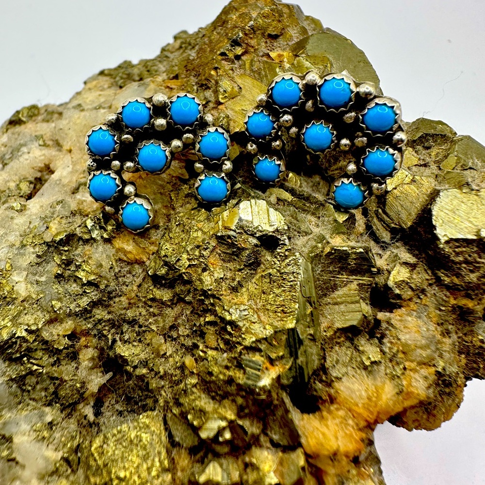 Zuni artist Chester Charlie handmade stud naja earrings